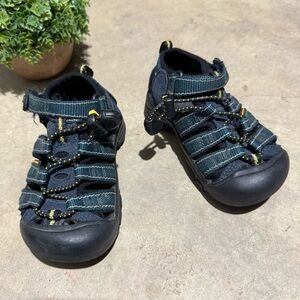 Keen Whisper Sandals Kids Toddler Size 9 Blue Hiking Camping Summer Outdoor